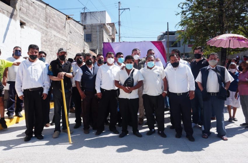  Gobierno de Jiutepec pavimenta calles en la colonia San Francisco Texcalpan