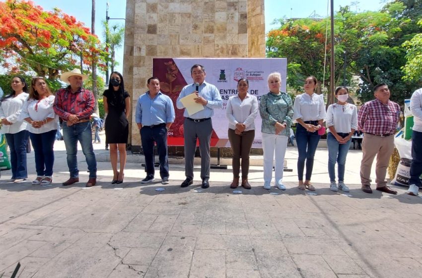  Ayuntamiento de Jiutepec entrega semillas y fertilizante a 108 agricultores