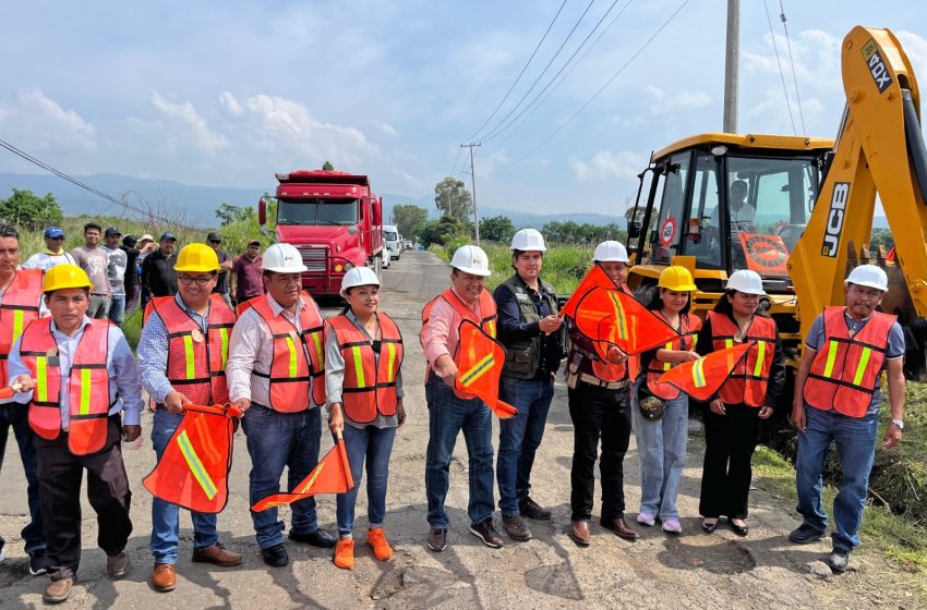  Arranca Sergio Omar “Chino” Livera Chavarría rehabilitación de la carretera Tlayacapan -San Agustín Amatlipac