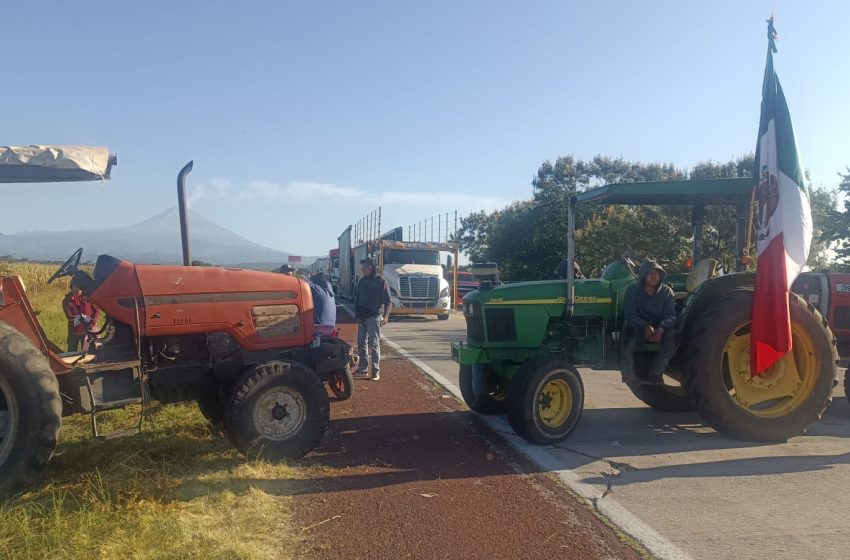  Carreteras que continúan con bloqueos de manifestantes