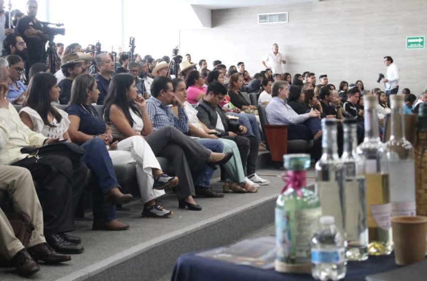  Realizan en Congreso foro del mezcal