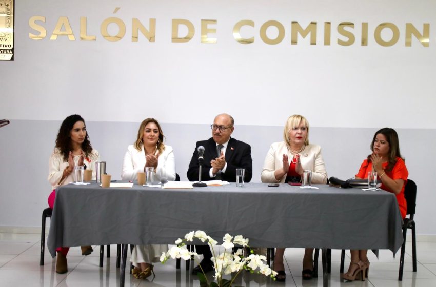  Organiza Congreso foro “Mujeres Empoderadas: Rompiendo Paradigmas y Cambiando Vidas”